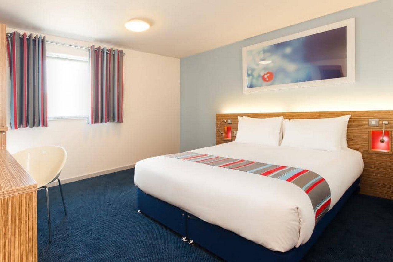 Travelodge Cardiff Central Queen Street מראה חיצוני תמונה