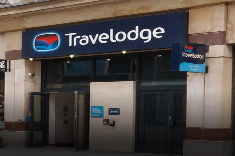 Travelodge Cardiff Central Queen Street מראה חיצוני תמונה