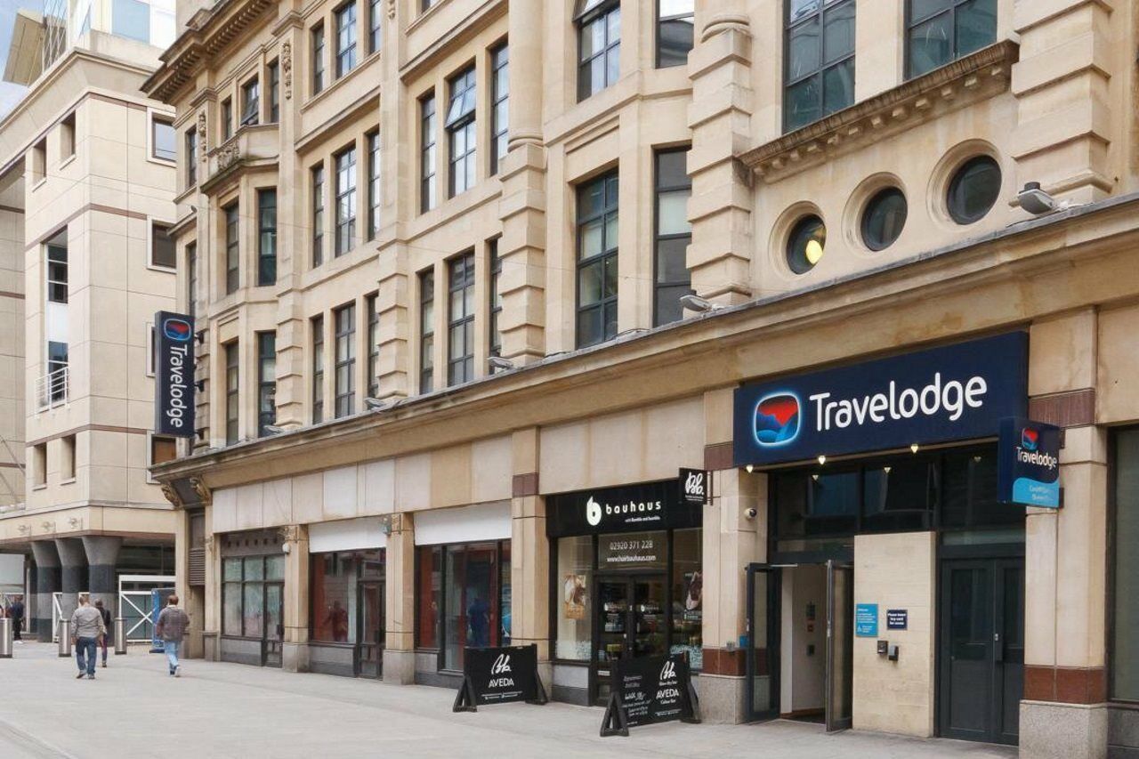 Travelodge Cardiff Central Queen Street מראה חיצוני תמונה